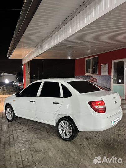 LADA Granta 1.6 МТ, 2015, 300 000 км