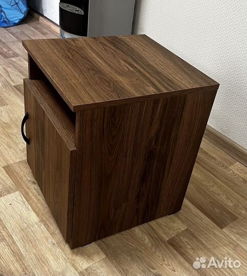 Тумба прикроватная