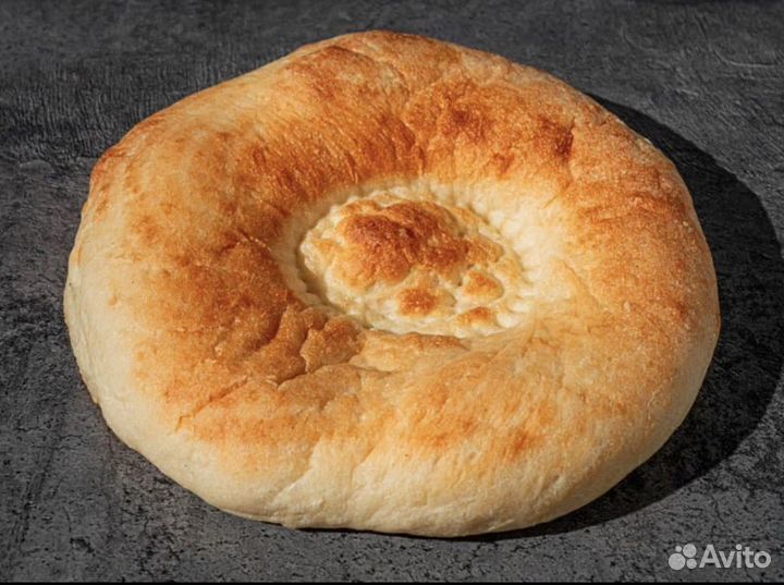 Выпечка пирожки лепешки и самса