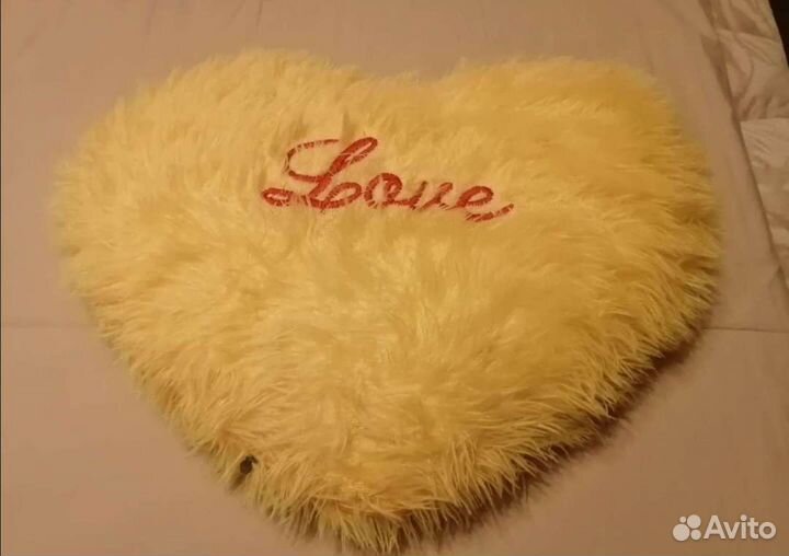 Подушки-сердца 3 штуки новые