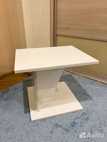 Журнальный стол