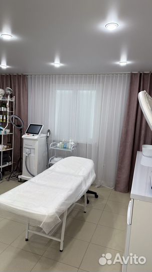 Лазерная эпиляция диодный лазер косметолог