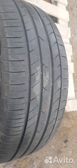 Kumho Ecsta HS52 215/50 R17 95W