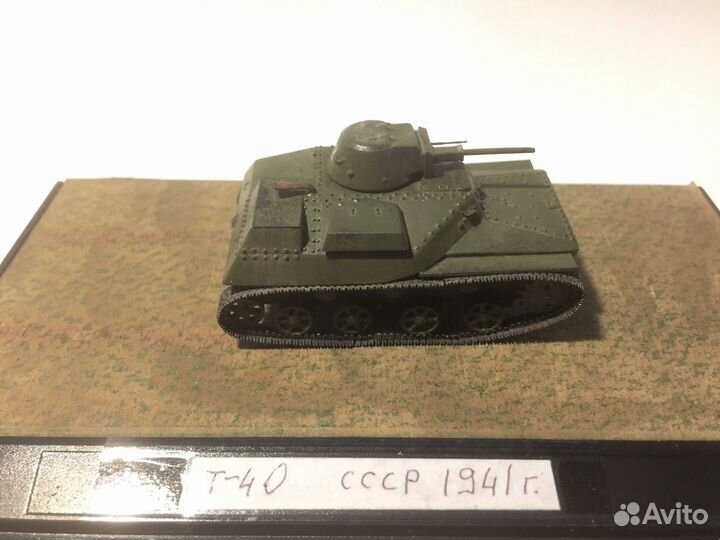 Модель танка Т-40 (СССР 1941 год),в боксе. 1/72
