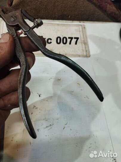 Старинный инструмент для разводки пил