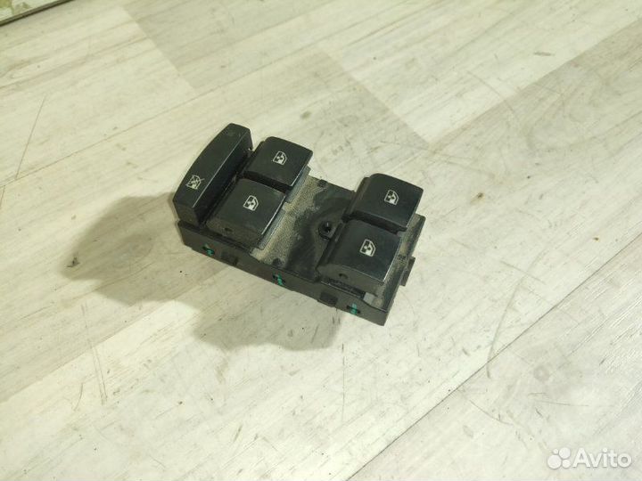 Блок стеклоподъемников передний правый Opel Astra