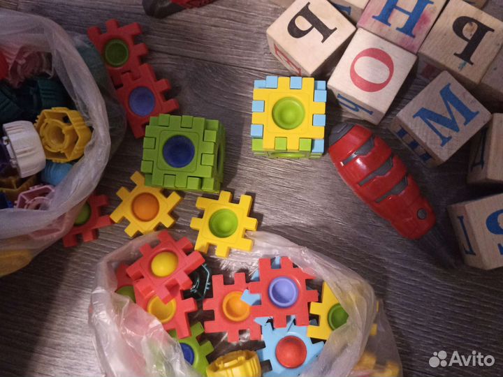 Развивающие игрушки пакетом