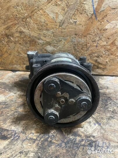 Компрессор кондиционера Киа Спектра