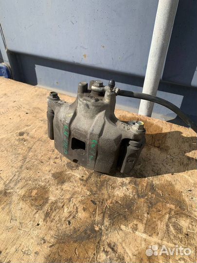 Суппорт тормозной передний левый Outlander XL