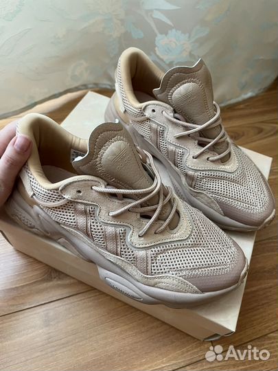 Кроссовки adidas ozweego женские