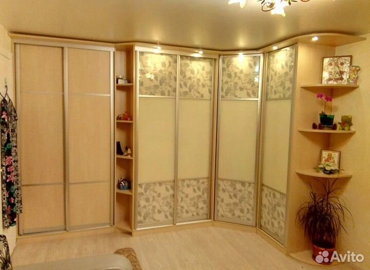 Угловой шкаф