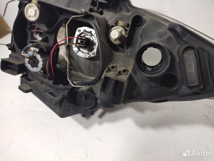 Фара правая E87 (с дефектом) BMW