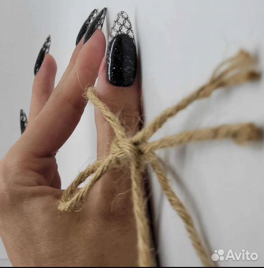 Маникюр, педикюр, наращивание ногтей