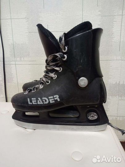 Коньки хоккейные