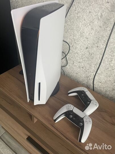 Sonyplaystation 5 / 2 геймпада