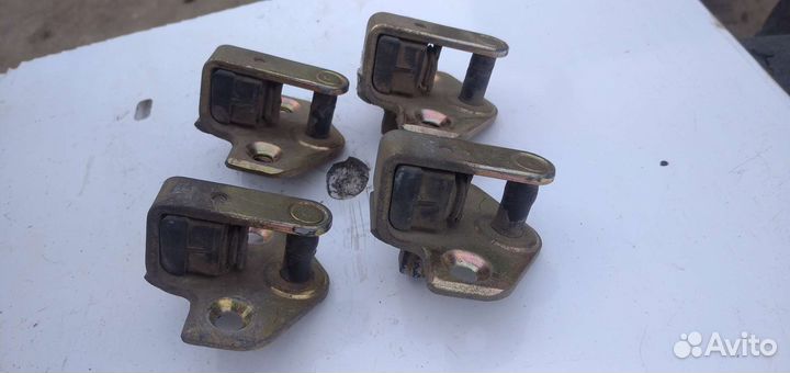 Ответная часть замка двери Форд Мондео 2