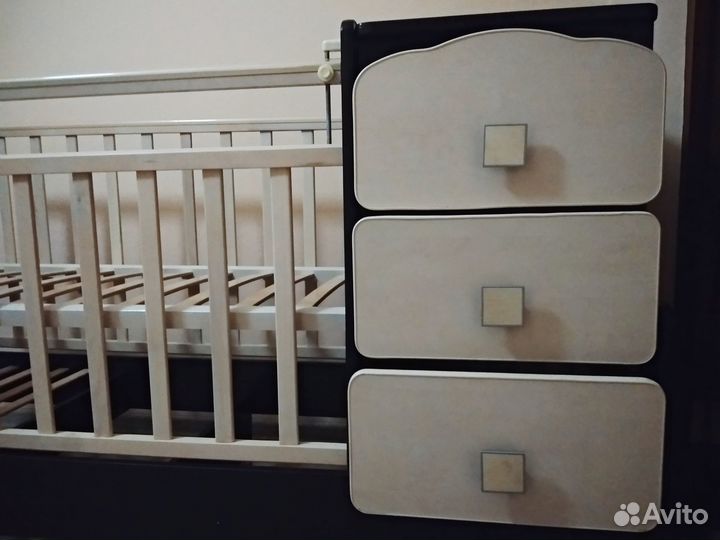 Детская кроватка трансформер с маятником