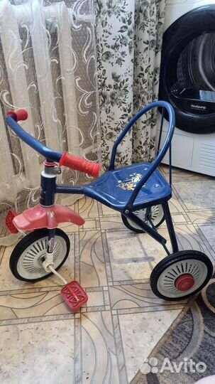 Трехколесный велосипед