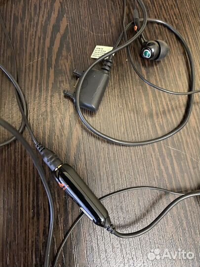 Наушники и кабель от телефона Sony Ericsson W850i