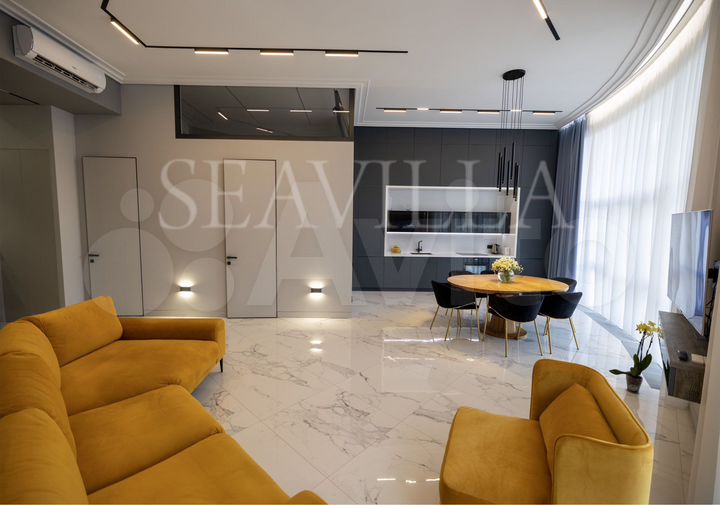 2-к. квартира, 83 м², 1/7 эт.