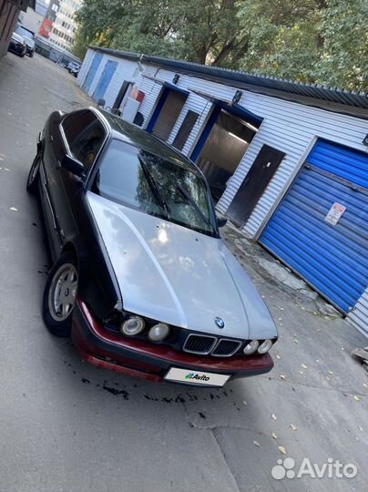 BMW 5 серия 2 МТ, 1995, битый, 299 999 км