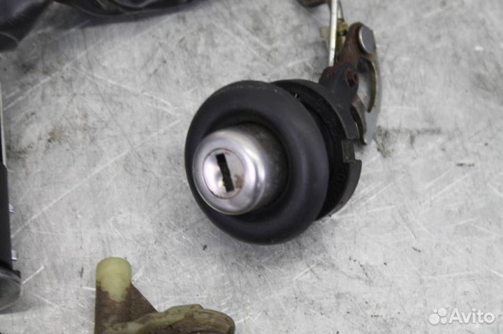 Замок зажигания с комлектом личинок Renault Sand