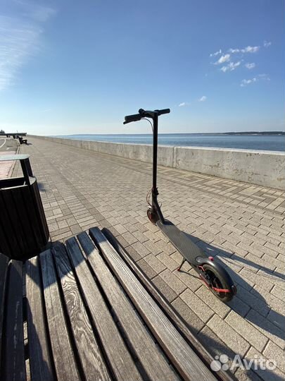 Продаю электросамокат xaiomi m365 pro