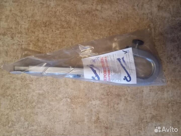 Кронштейн,держатель для датчика эхолота