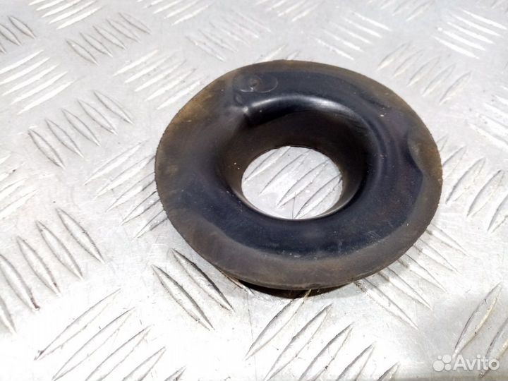 Б/У Опора задней пружины верхняя#001