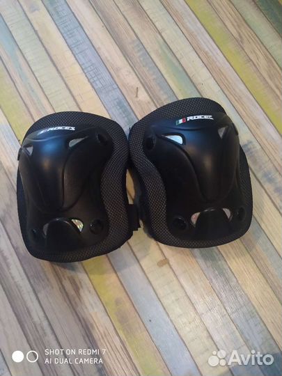 Наколенники для роликов