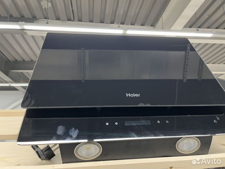 Вытяжка Haier HVX-W672GB