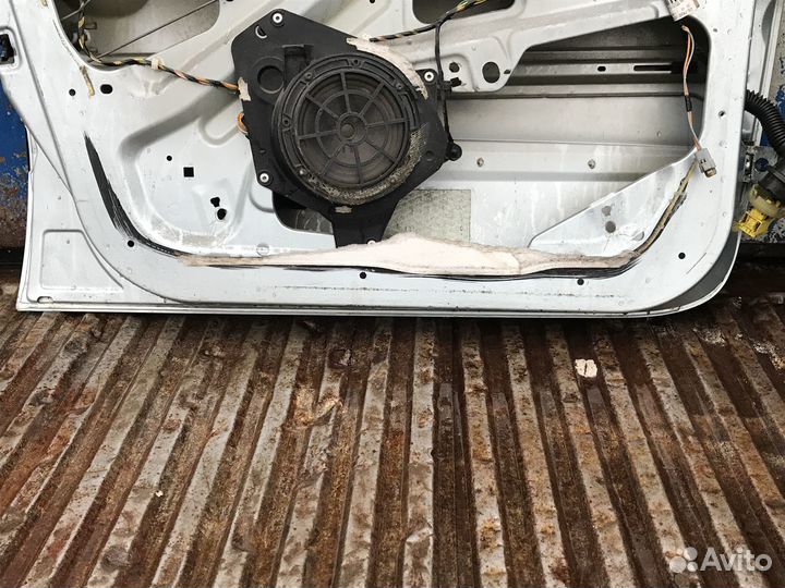 Дверь передняя левая Peugeot 206