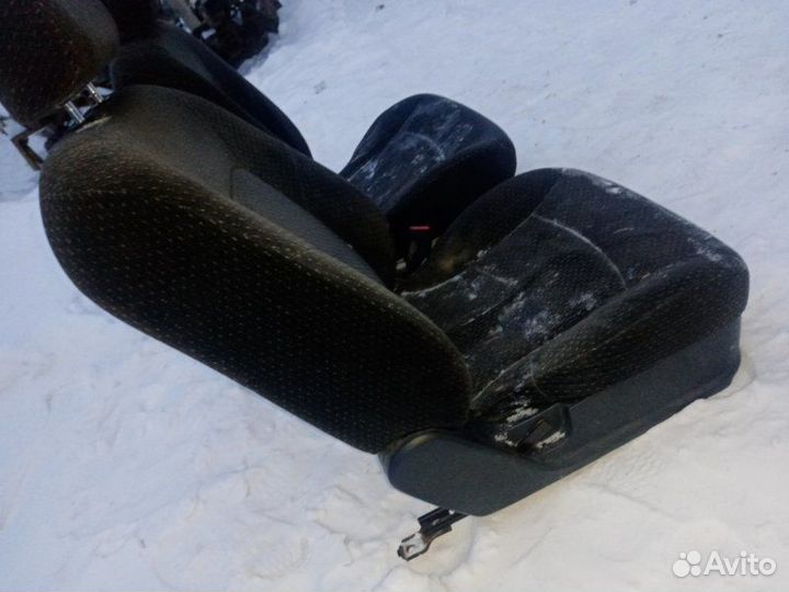 Сиденье переднее Hyundai Sonata EF G4GC 2007