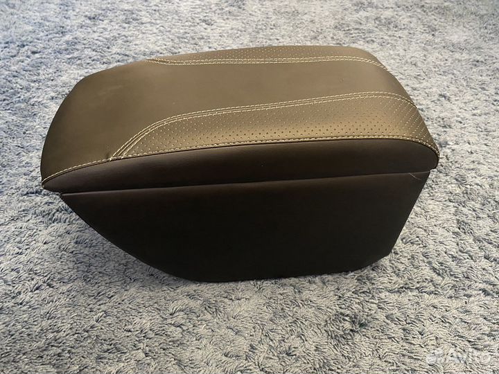 Подлокотник Skoda Octavia A7