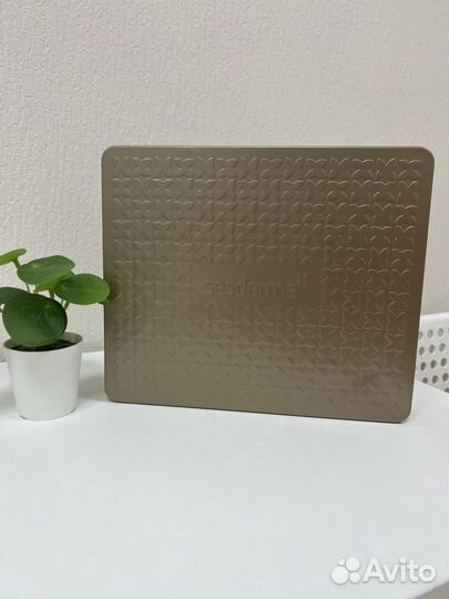 Коробка для хранения косметики