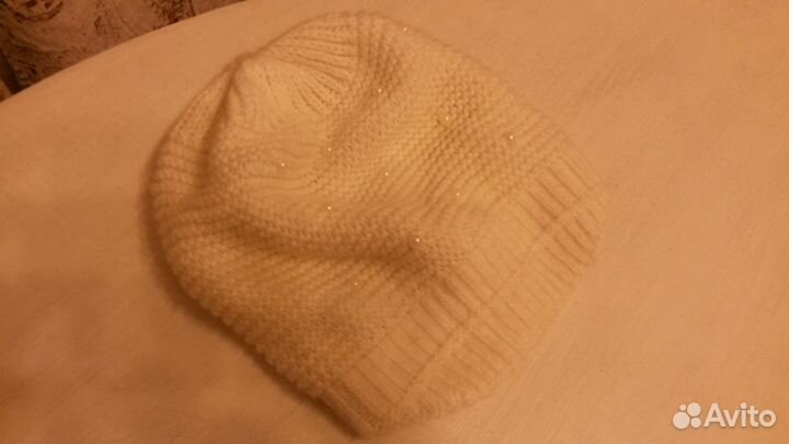 Шапка белая теплая