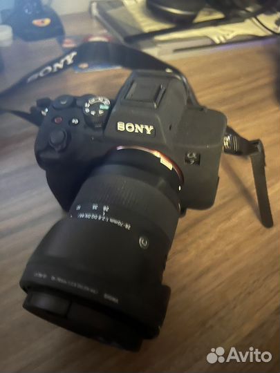 Sony Alpha ilce-7M4 + Sigma 28-70