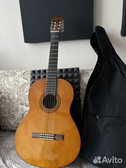 Классическая гитара yamaha c40