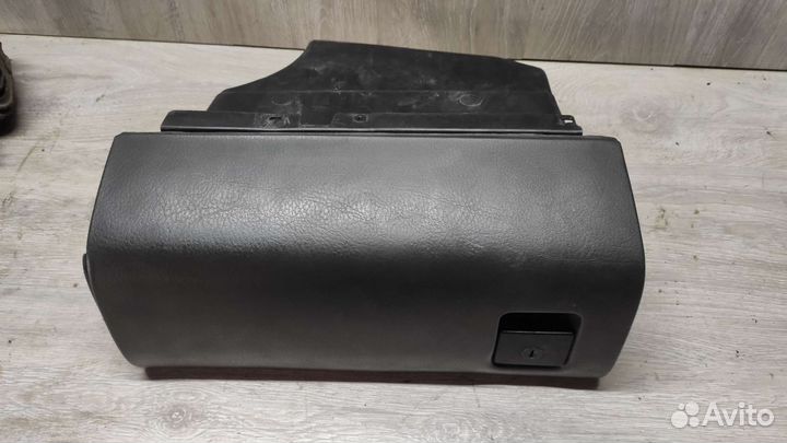 Бардачок пассат б3
