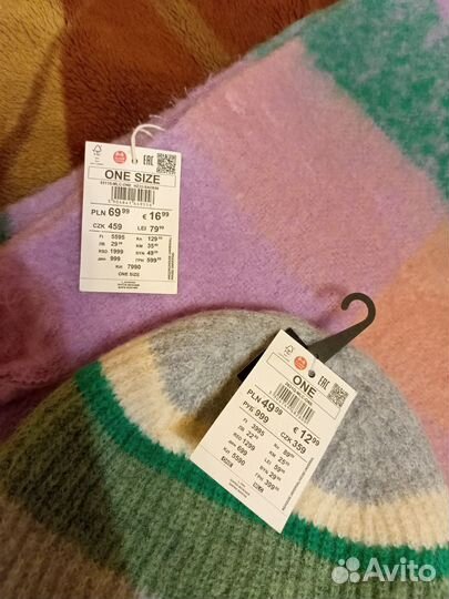 Новый. Комплект шапка, шарф