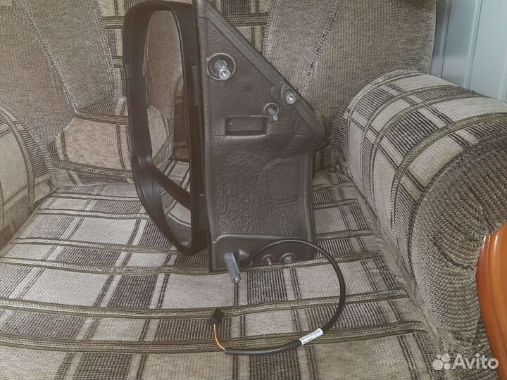 Зеркало левое на peugeot