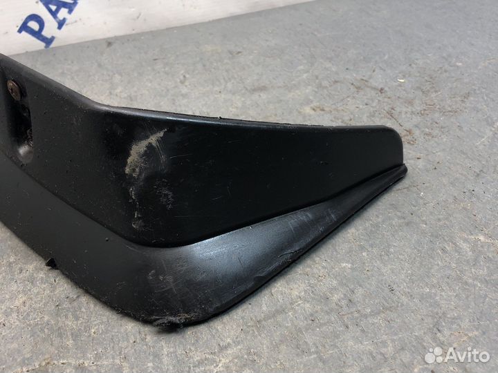 Зад прав брызговик Альмера н16