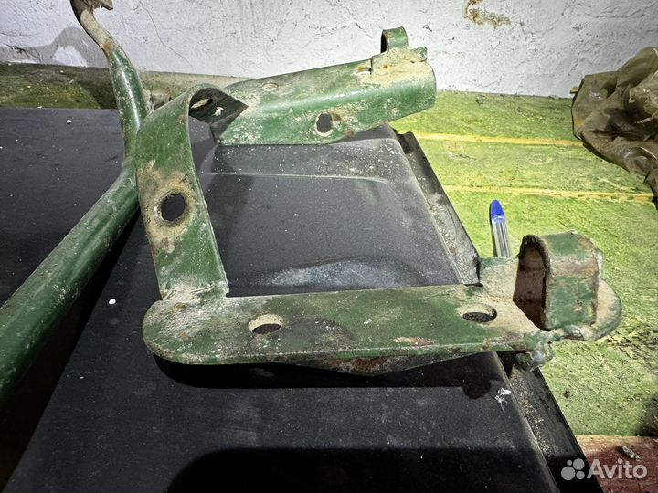 Кронштейн заднего крыла Днепр