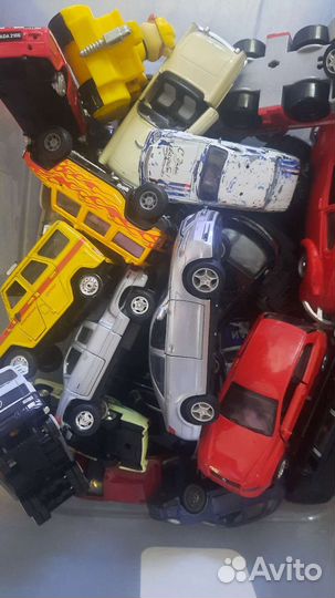 Игрушечные машинки