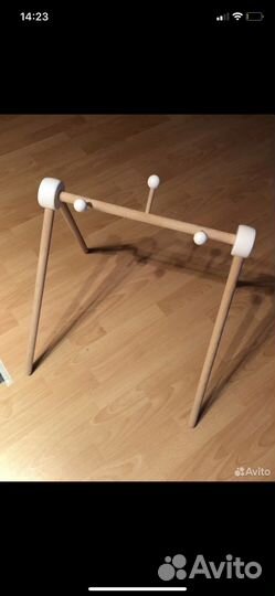 Развивающая стойка турничок happy baby toybar