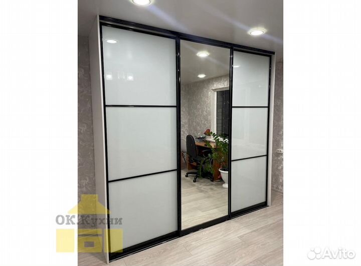 Распашной шкаф