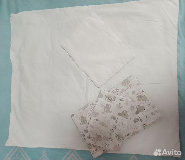 Детское одеяло и подушка в кроватку