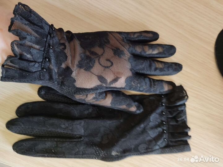 Шляпка с вуалью и перьями