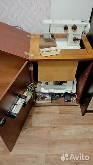 Швейная машинка Чайка
