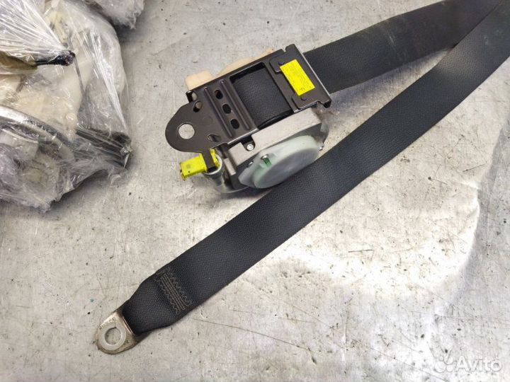 Ремень безопасности передний правый Toyota Corolla